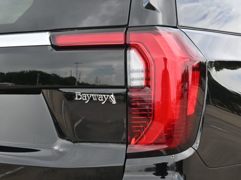 Used 2025 GMC Yukon Denali w/ Sun & Power Step Package RWD image 24