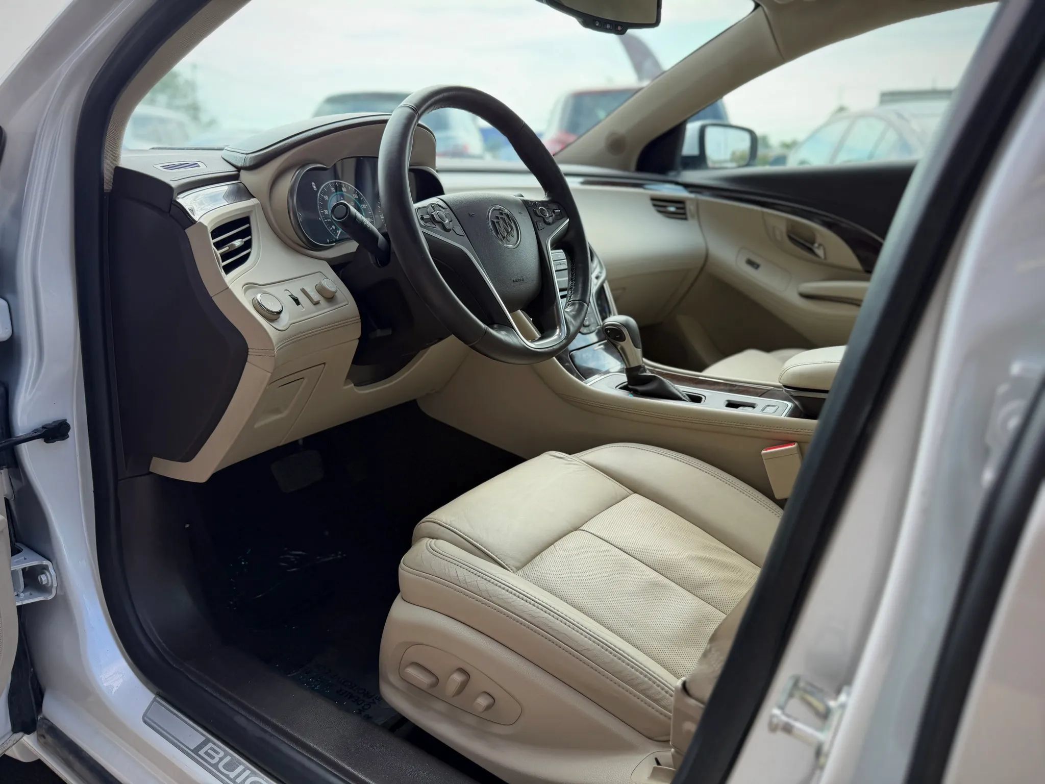 Used 2016 Buick LaCrosse Premium w/ Driver Confidence Package #1 FWD image 8