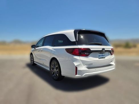 New 2026 Honda Odyssey Touring image 8