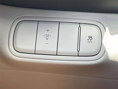 New 2025 Hyundai Venue Limited image 17