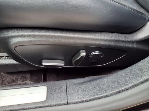 Used 2017 Lincoln MKZ Reserve w/ Technology Package FWD image 32