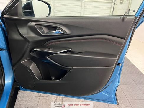 Used 2025 Chevrolet Trax RS w/ Driver Confidence Package image 39