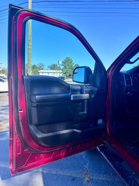 Used 2017 Ford F150 XLT w/ Equipment Group 302A Luxury AWD/4WD image 6
