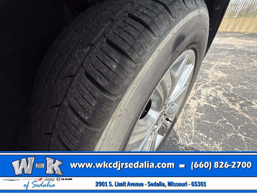 Used 2024 Ford Edge Titanium AWD/4WD image 4