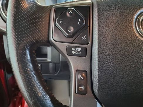 Used 2016 Toyota Tacoma TRD Sport image 25