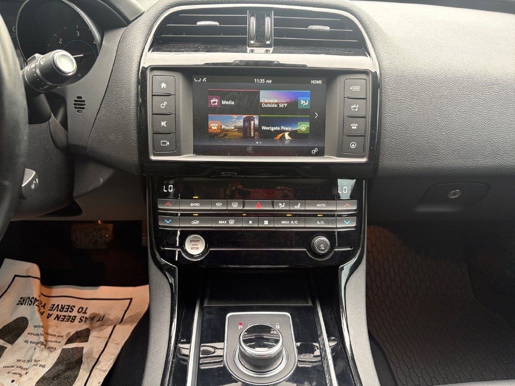 Used 2017 Jaguar XE Premium AWD/4WD image 11