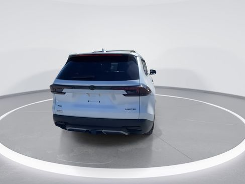 Used 2024 Toyota Grand Highlander Limited AWD/4WD image 17