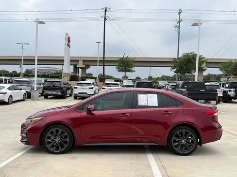 Used 2025 Toyota Corolla SE FWD image 5