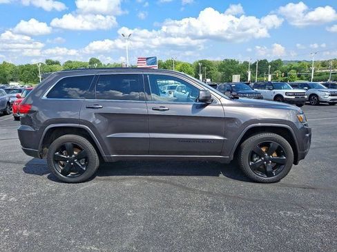 Used 2015 Jeep Grand Cherokee Altitude AWD/4WD image 9