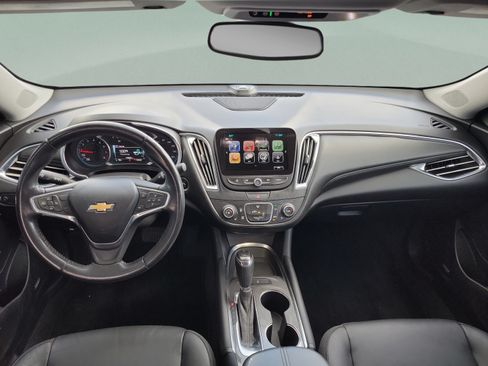 Used 2018 Chevrolet Malibu LT w/ Leather Package FWD image 6