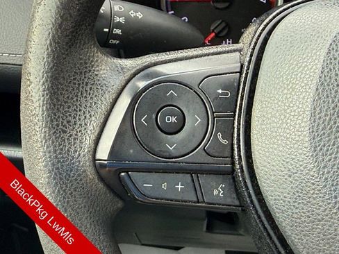 Used 2021 Toyota RAV4 LE image 20