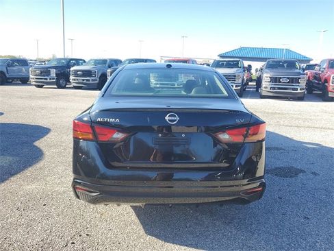 Used 2024 Nissan Altima 2.5 SV image 5