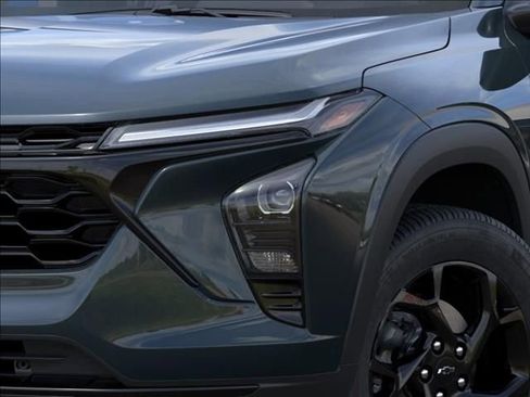 New 2026 Chevrolet Trax LT w/ Midnight Edition FWD image 10