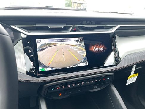 New 2026 Jeep Cherokee Limited image 30