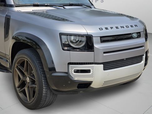 Used 2023 Land Rover Defender 110 S AWD/4WD image 33