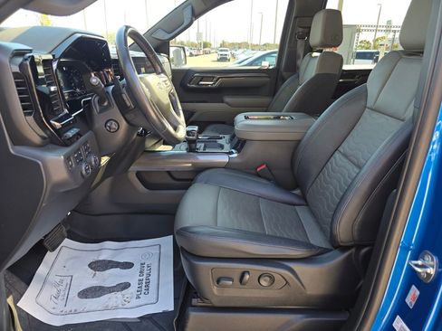 Used 2022 Chevrolet Silverado 1500 ZR2 w/ Technology Package image 22