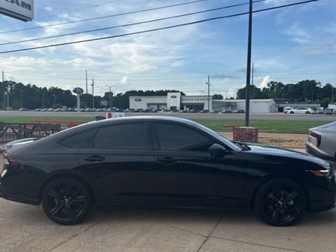 Used 2024 Honda Accord Sport image 4