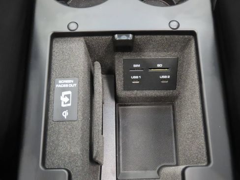 Certified 2026 Porsche Macan AWD/4WD image 30