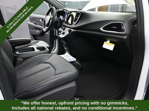 New 2026 Chrysler Voyager LX image 24