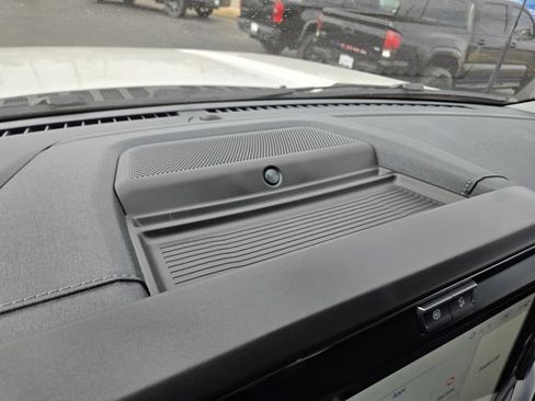 Used 2025 Ford F250 Lariat w/ Chrome Package image 8