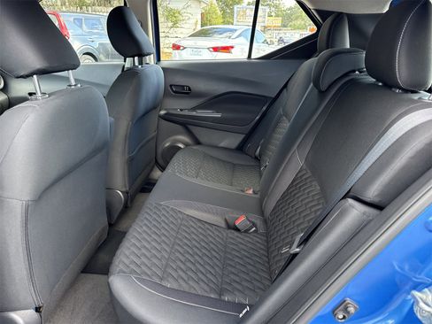 Used 2022 Nissan Kicks S image 10