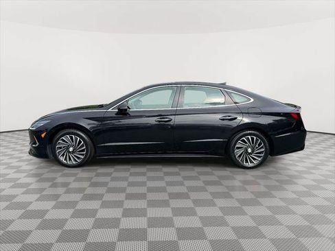 Used 2022 Hyundai Sonata Limited w/ Cargo Package FWD image 4