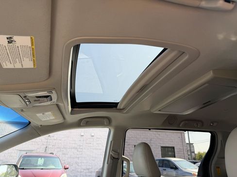 Used 2014 Toyota Sienna XLE w/ Entertainment Package FWD image 14