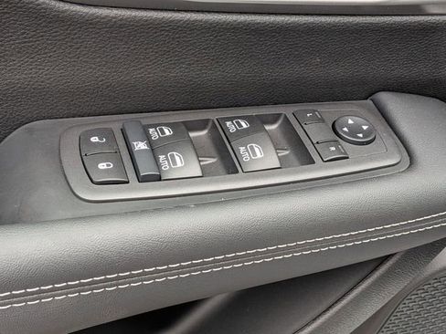 New 2026 Chrysler Pacifica Select image 15