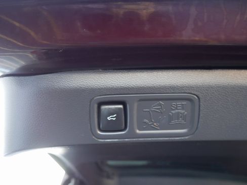 Used 2023 Ford Expedition Limited image 31