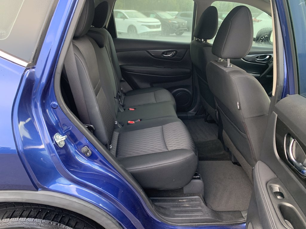 Used 2018 Nissan Rogue S AWD/4WD image 29
