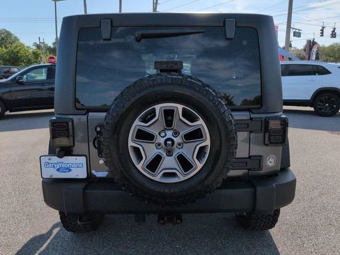 Used 2017 Jeep Wrangler Unlimited Rubicon w/ Cold Weather Group image 5