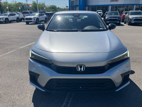 Used 2023 Honda Civic Sport image 2