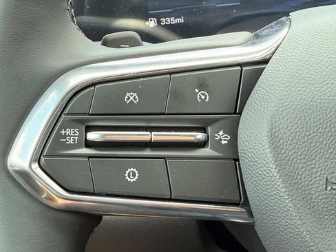 New 2027 Chevrolet Equinox LT w/ Convenience Package II FWD image 8