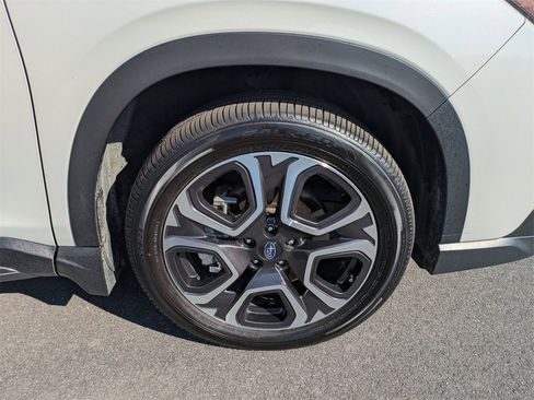 Used 2024 Subaru Ascent Limited w/ Technology Package image 12