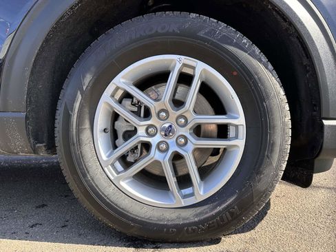 Used 2025 Ford Explorer Active image 7