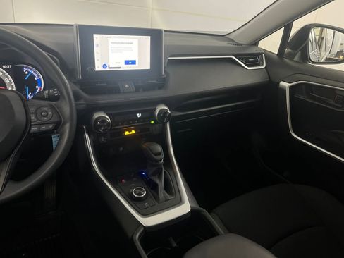 Used 2025 Toyota RAV4 LE image 34