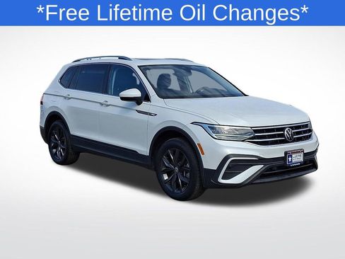 Used 2023 Volkswagen Tiguan SE AWD/4WD image 1