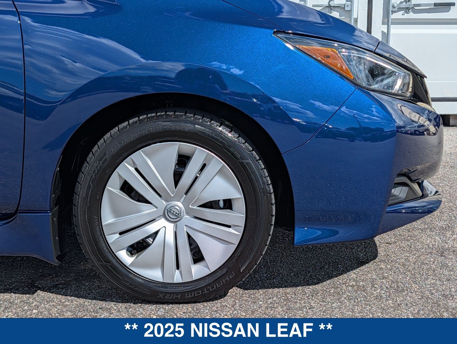 Used 2025 Nissan Leaf S FWD image 12
