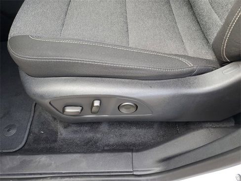 Used 2025 GMC Acadia Elevation image 23