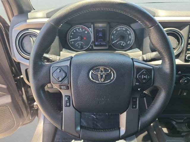Used 2020 Toyota Tacoma TRD Sport AWD/4WD image 21