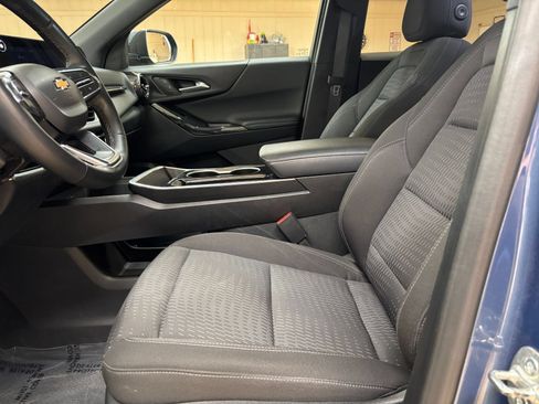 Used 2025 Chevrolet Equinox LT FWD image 27