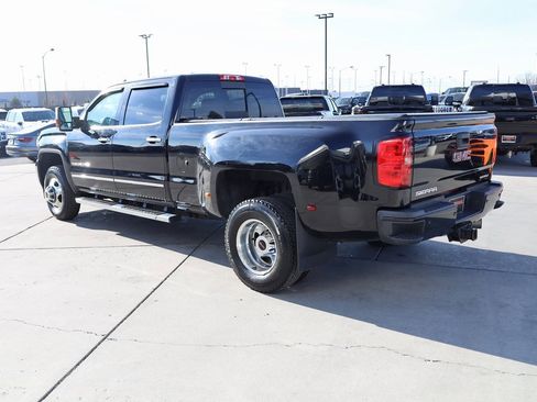 Used 2015 GMC Sierra 3500 Denali w/ Duramax Plus Package image 4
