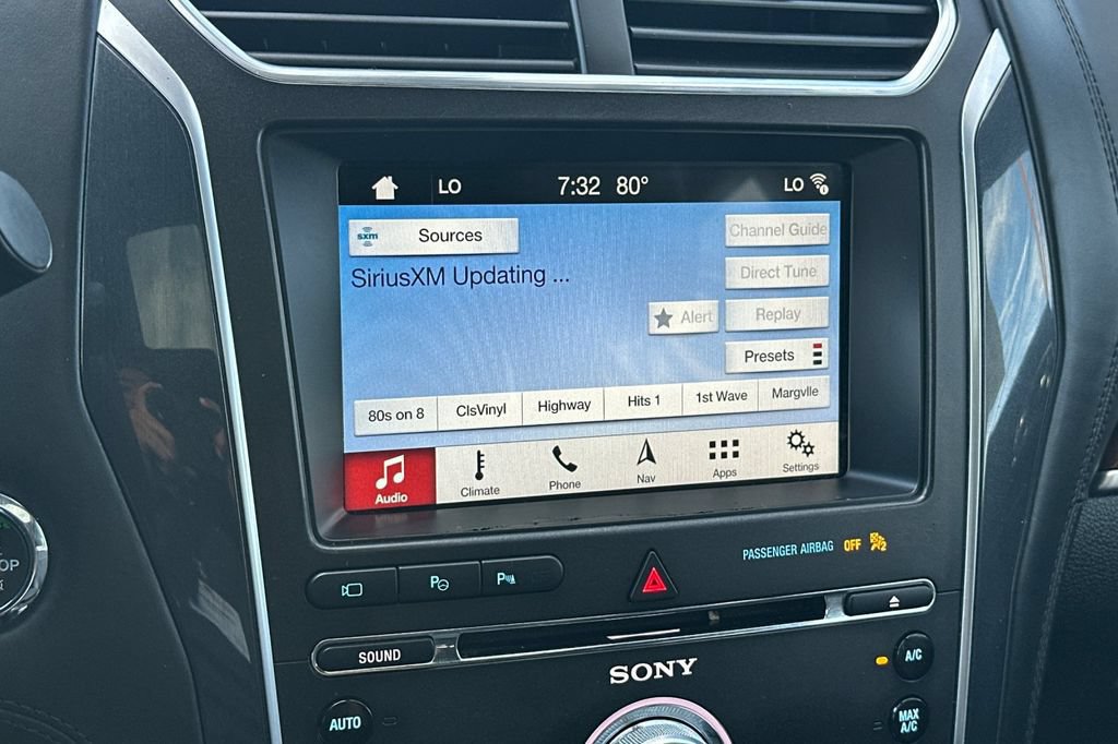 Used 2018 Ford Explorer Platinum AWD/4WD image 19