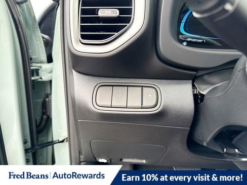 New 2025 Hyundai Venue SEL image 11