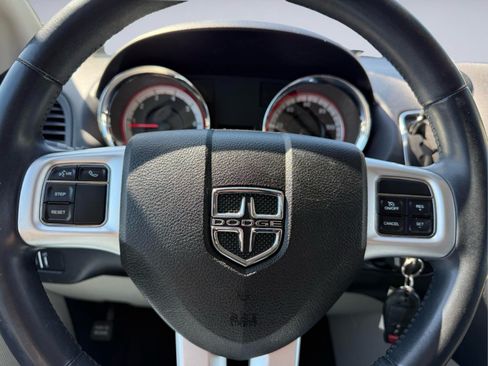 Used 2014 Dodge Grand Caravan American Value Package w/ UConnect Hands-Free Group FWD image 26