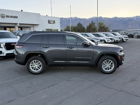 New 2025 Jeep Grand Cherokee Laredo X w/ Luxury Tech Group I image 5