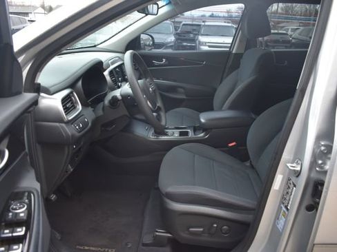 Used 2019 Kia Sorento LX image 15
