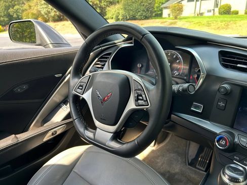 Used 2017 Chevrolet Corvette Stingray Coupe w/ Battery Protection Package RWD image 19