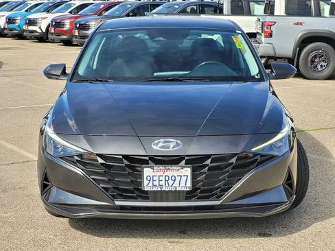 Used 2023 Hyundai Elantra SEL w/ Convenience Package image 3