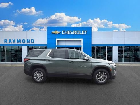 Certified 2023 Chevrolet Traverse LT FWD image 2